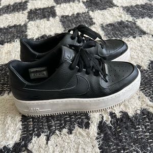 NIKE AIR FORCE 1 BLACK LEATHER WOMEN’S 8.5